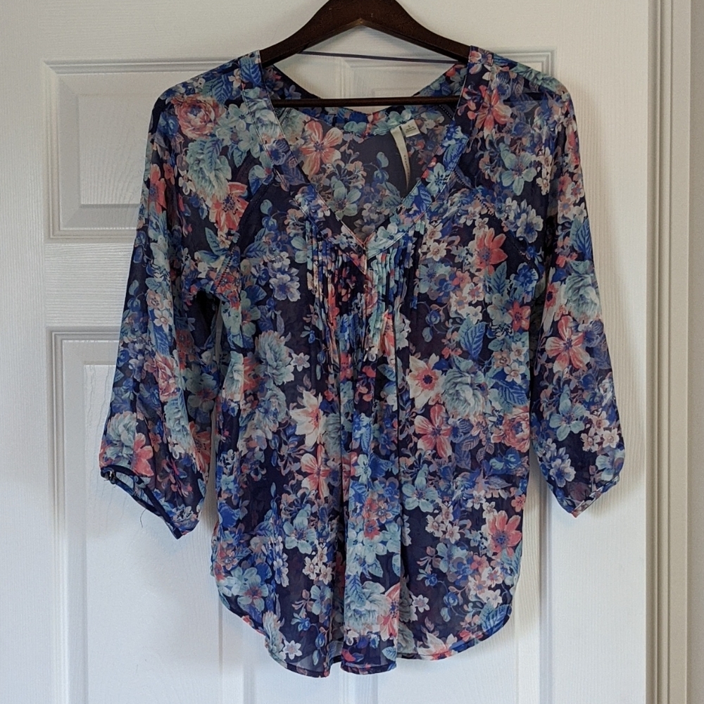 5 FOR $25 LC Lauren Conrad floral blouse size S